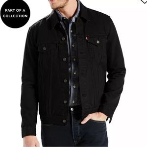 Men’s LEVI’S denim trucker jacket.